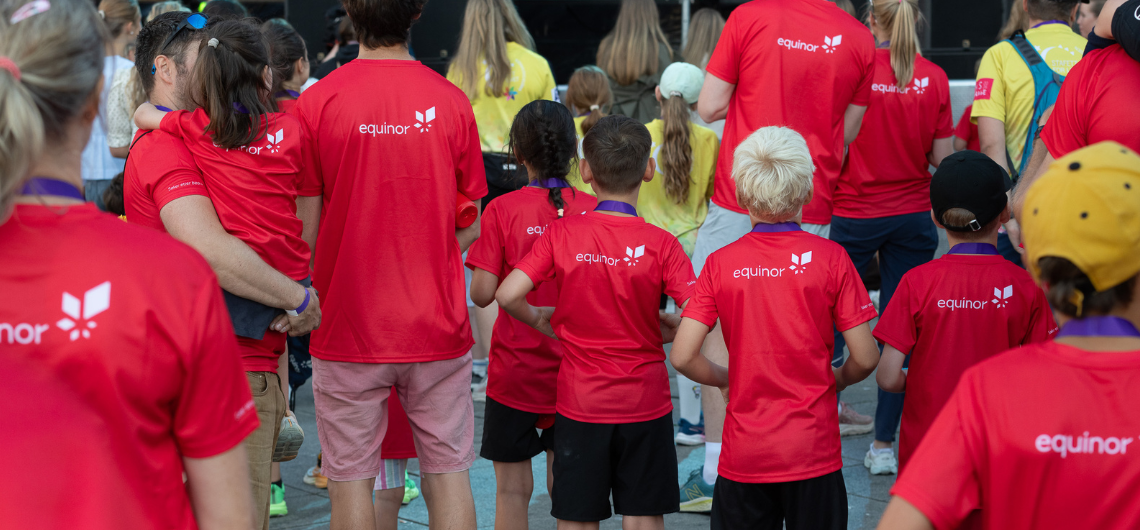 40 prosent av deltakerne i ONS+ Global Relay For Life er barn. Bilde fra ONS 2026.