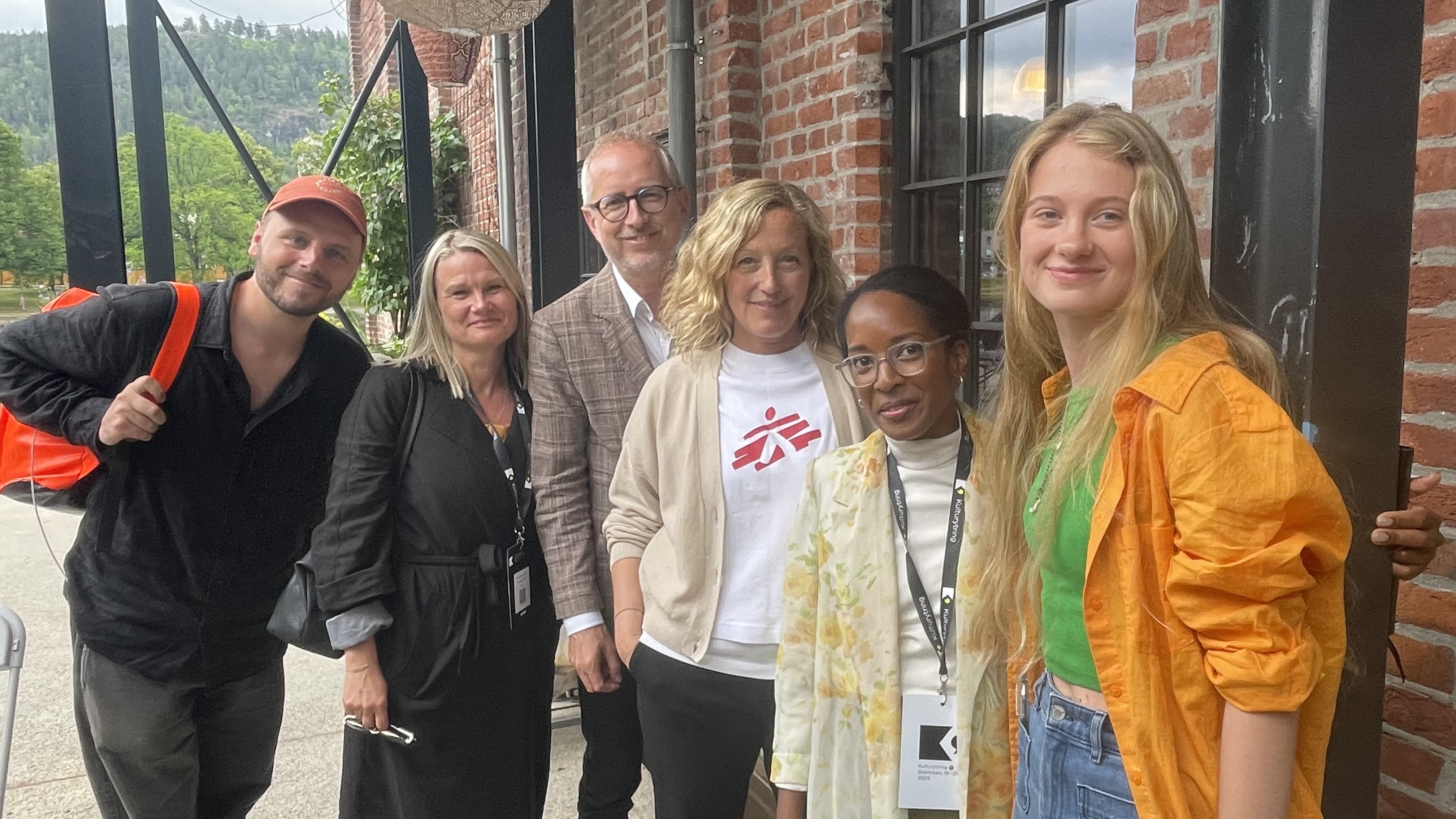 FV: Alexander Roberts (Rosendal Teater), Monica Larsson (NOKU Kulturytring), Bård Vegar Solhjell (Norad), Lindis Hurum (Leger Uten Grenser), Nadine Ouedraogo Constant  (Nasjonalmuseet) og Penelope Lea.